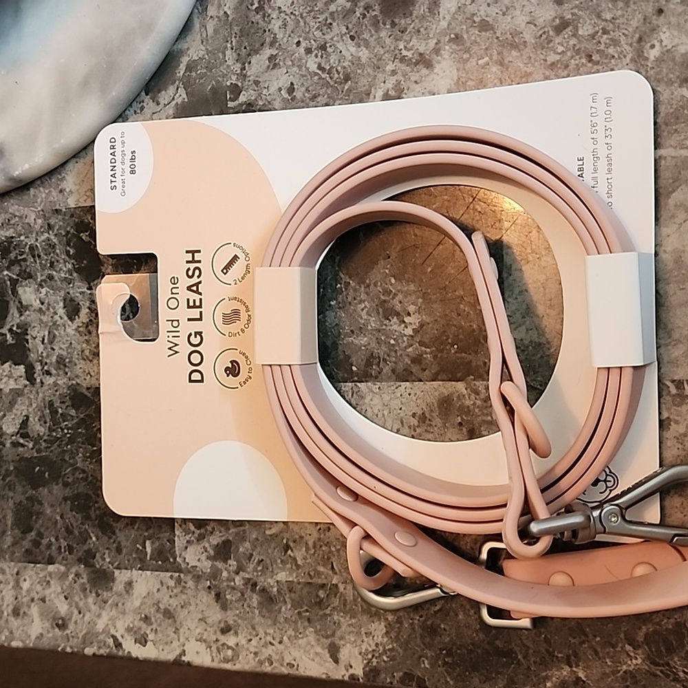 Wild one leash